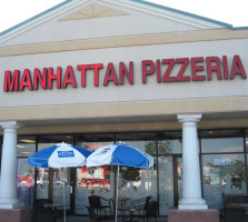 Manhattan Pizza inside