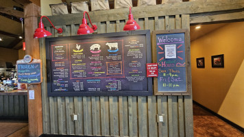 Skeeter's Pit Bbq inside