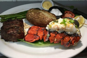 Hooch's Kingman Grille food