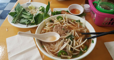 Pho Hong Thom food