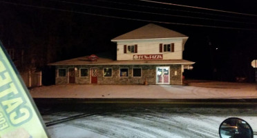 Galeton Fox's Pizza outside