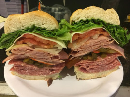 Gruby's New York Deli food