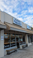 El Pueblo Taqueria outside