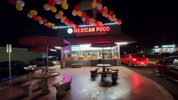 Ramiro's Mexican Food outside