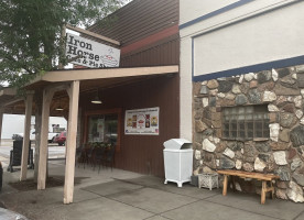 Iron Horse Cafe Pie Shop outside