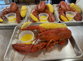 Harbor Lobster Bakes food