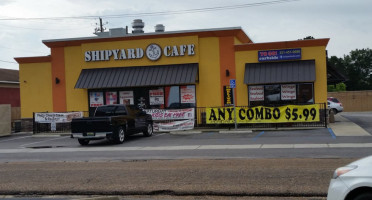 Shipyard Café outside