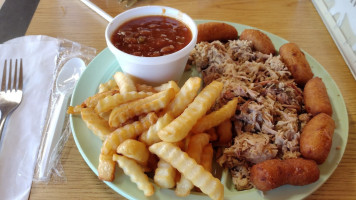 Whispering Pines B-b-q food