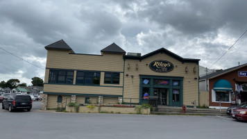 Riley's By the River Restaurant outside