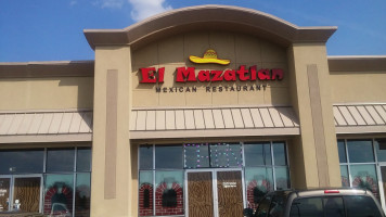 El Mazatlan outside