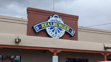 Realburger outside