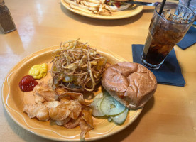 Bentley's Roadhouse food