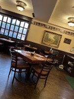 Brady's Fox Hunt Inn inside