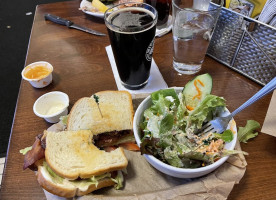 Mickduff's Brewing Company food