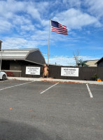 Kodiax Barn And Grill outside