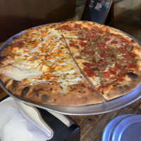 Toss Pizzeria and Pub food