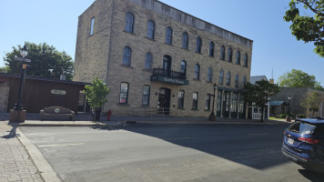 Boscobel And Central House outside