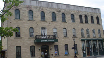 Boscobel And Central House outside