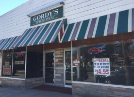 Gordy's Burger House outside