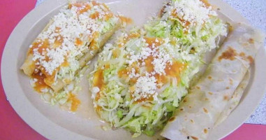 Flautas Sopes food