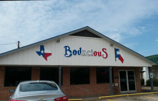 Bodacious Bar-B-Q outside