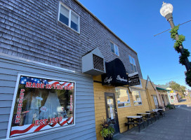 Cafe Stephanie outside