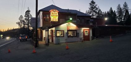 88 Giant Burgers To Go outside