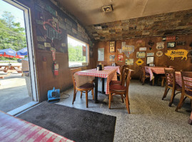 Goody Cole's Smokehouse Ii inside