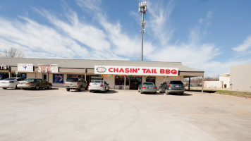 Chasin Tail Bbq outside