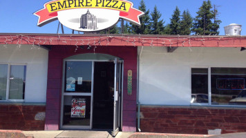 Empire Pizza outside