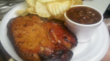 Bett Bev's Bbq food