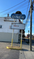 Tastee Diner food