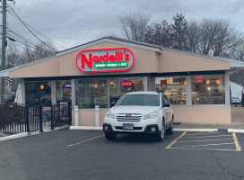 Nardelli's Grinder Shoppe outside