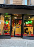 Traditas Pizza food