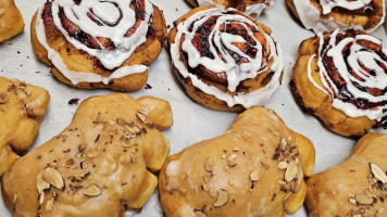 Colonial Village Bakery food