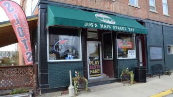 Jug's Main Street Tap outside