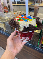 Cold Stone Creamery outside