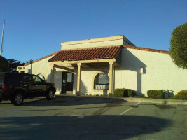 Isidro's Taco Shop outside