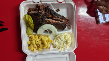 Outlaw's -b-que food