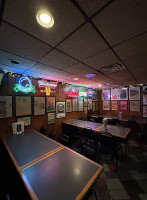 Al's Tavern inside