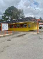 Carter's Fried Chicken outside