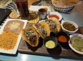 Los Tres Amigos West Jackson food