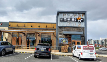 Mission Bbq outside