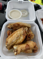 Lorio's Wings-n-things food