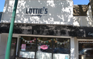 Lottie's Creamery outside