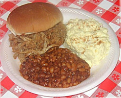 Daddio's Down Home Bbq food