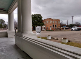 Central Avenue Bistro And Marketplace outside