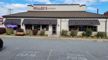 Miller's Ale House outside