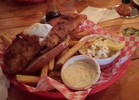 Red's Fish House food