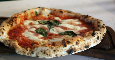 Pummarola Midtown Pizza Napoletana food